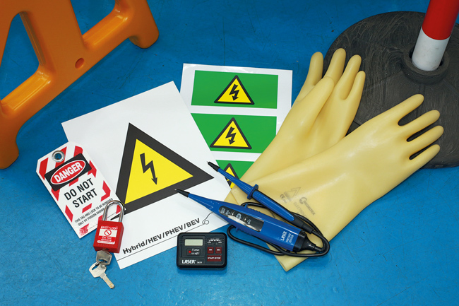 Laser Tools 8156 Roadside Safety/Recovery Kit