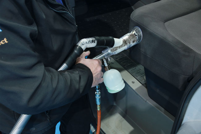 Laser Tools 9202 Compact Swirl Cleaning Gun with Vacuum Extraction