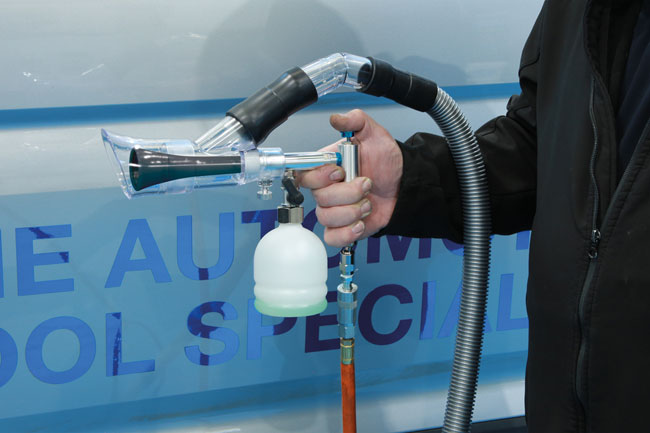 Laser Tools 9202 Compact Swirl Cleaning Gun with Vacuum Extraction
